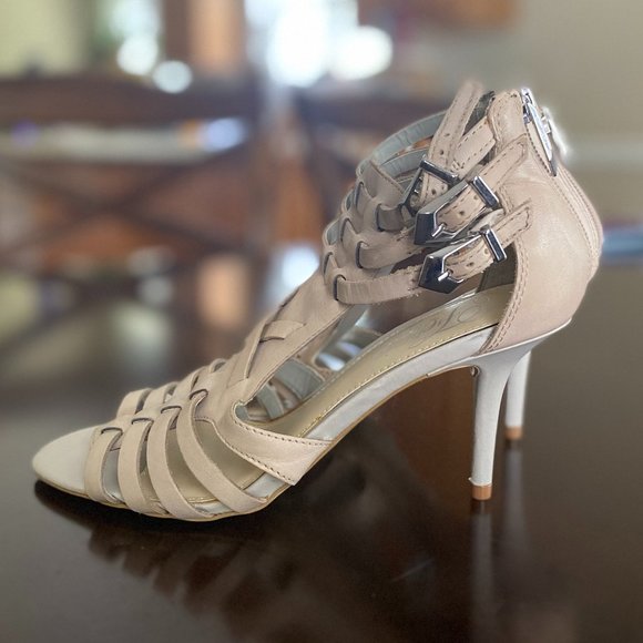 Women's Fergie Strappy Heel 6M - Picture 1 of 4